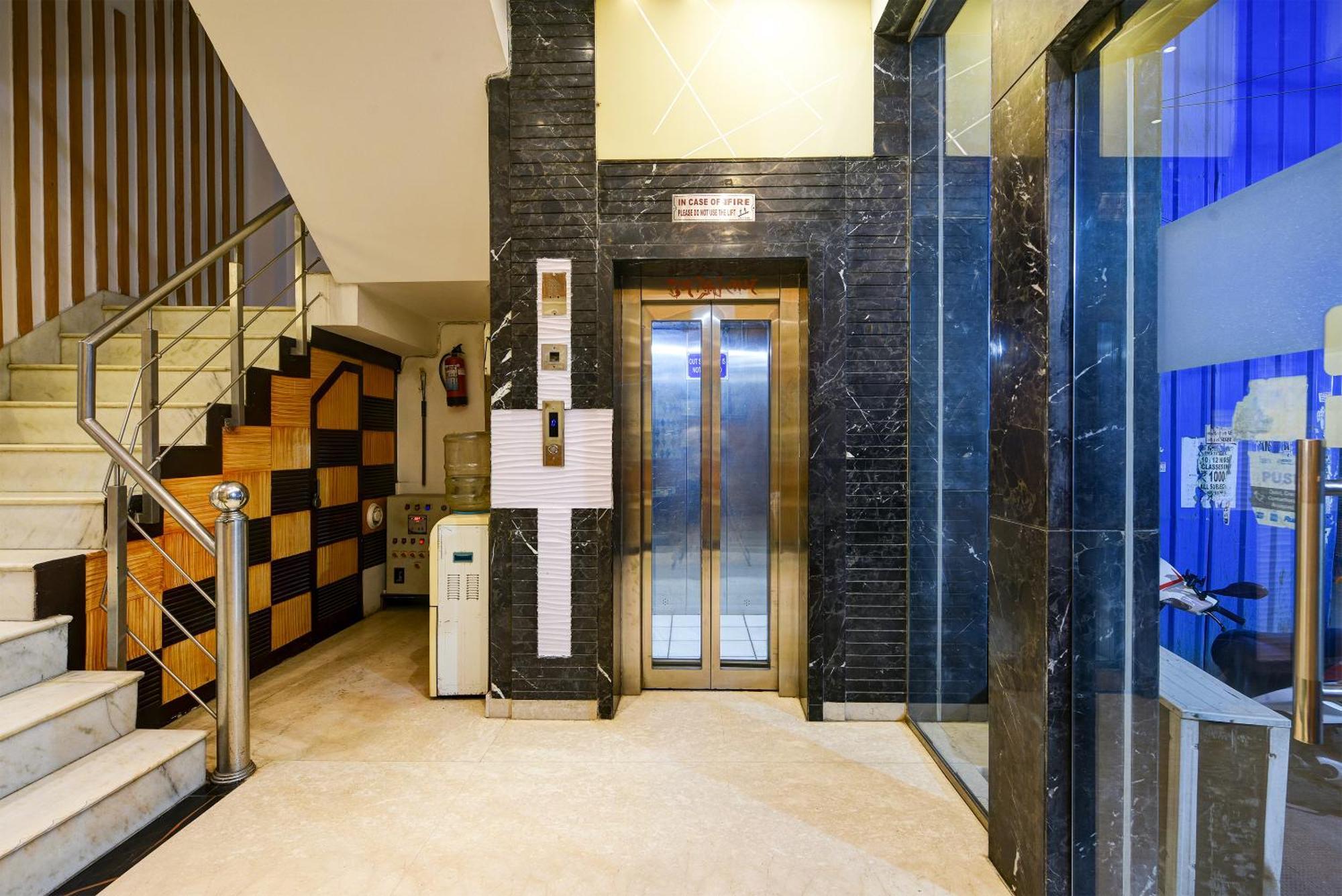 Hotel Shri Vinayak In City Centre At New Delhi Railway Station-By Rcg Hotels Екстериор снимка
