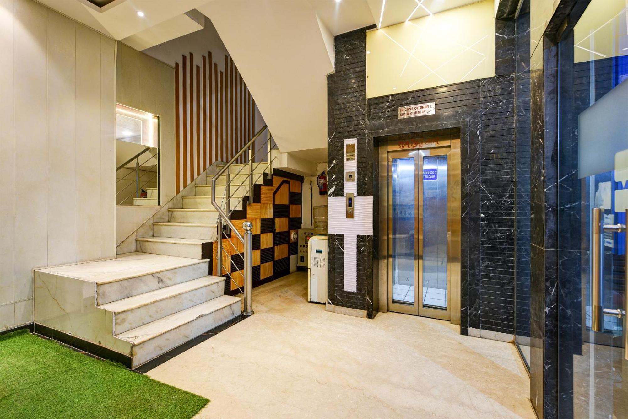Hotel Shri Vinayak In City Centre At New Delhi Railway Station-By Rcg Hotels Екстериор снимка