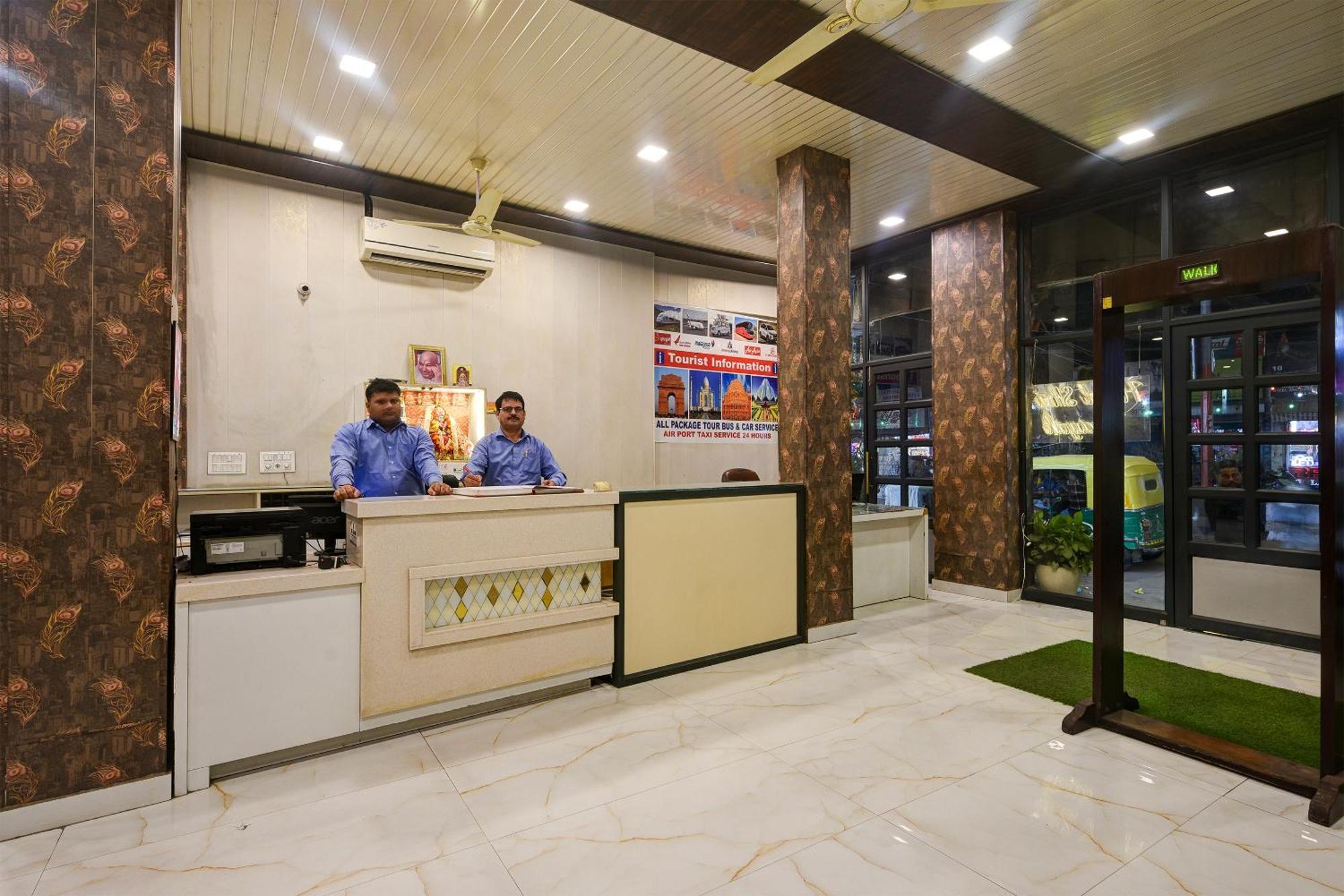 Hotel Shri Vinayak In City Centre At New Delhi Railway Station-By Rcg Hotels Екстериор снимка
